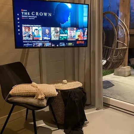 Appartamento Stijlvol Met Veranda! Tuynloodz C