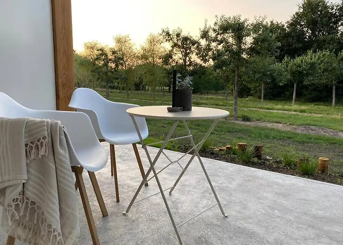 Stijlvol Met Veranda! Tuynloodz C * Beers (North Brabant)