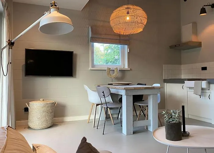 Stijlvol Met Veranda! Tuynloodz C